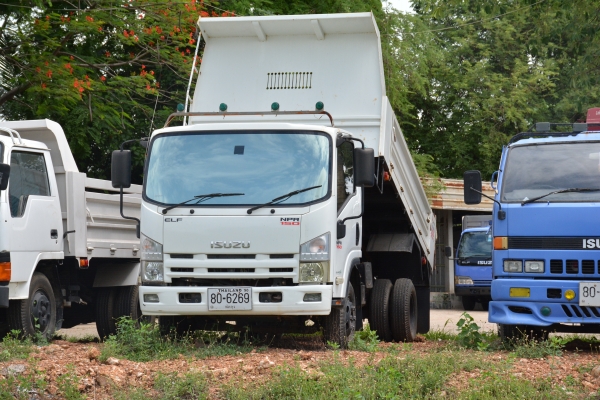 ISUZU NPR 150 hp กระบะดั้มสามมิตร