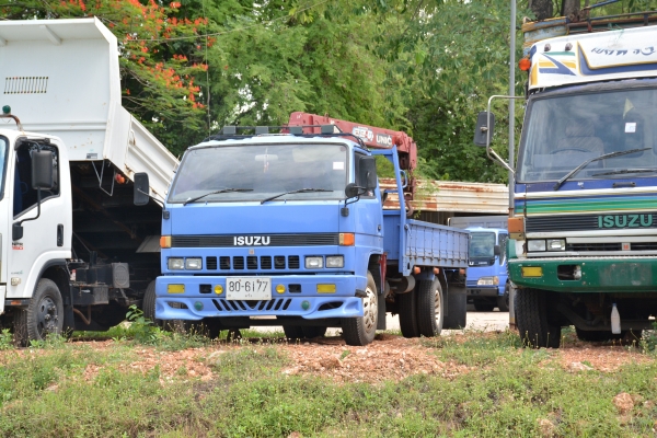 ISUZU NPR 115 hp ติดเครน 2.20 ตัน