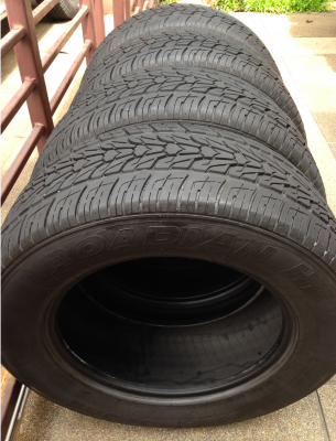 ยาง Roadstone 265 60 18 ปี15 ดอกเต็ม ราคาไม่แพง