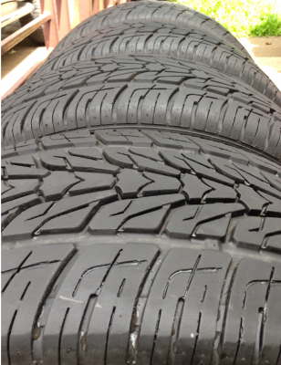 ยาง Roadstone 265 60 18 ปี15 ดอกเต็ม ราคาไม่แพง