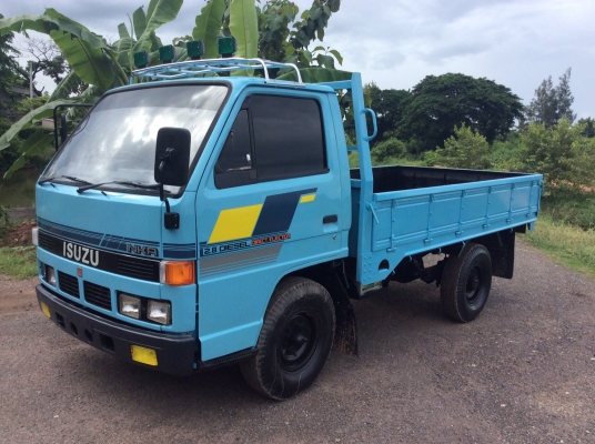 ISUZU 4ล้อ NKR เกียร์สั้น รถห้างแท้ เครื่อง88แรง เครื่องดี ครัทซีสวย รถพร้อมใช้ ขาย 240,000บาท ศุภากร 081-1903107, 081-4252943