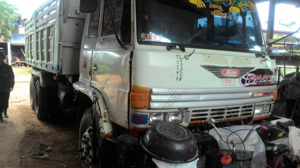 ขายรถดั้ม2เพลา F17 เครื่อง185แรง สโลกลาง สภาพพร้อมใช้งาน เอกสารพร้อมโอน ราคา390,000 สนใจโทร 090-8588220คุณนะ 093-3258446คุณบิว หรือเข้าดูสินค้าอื่นๆได้ที่ www.narong2truck.com หรือ www.truck.in.th/498 หรือเพจFacebook ณรงค์ ซื้อขายรถมือสอง (เว็บไซต์ส่วนตัว ขายรถดั้ม2เพลา F17 เครื่อง185แรง สโลกลาง สภาพพร้อมใช้งาน เอกสารพร้อมโอน ราคา390,000 สนใจโทร 090-8588220คุณนะ 093-3258446คุณบิว หรือเข้าดูสินค้าอื่นๆได้ที่ www.narong2truck.com หรือ www.truck.in.th/498 หรือเพจFacebook ณรงค์ ซื้อขายรถมือสอง (เว็บไซต์ส่วนตัว