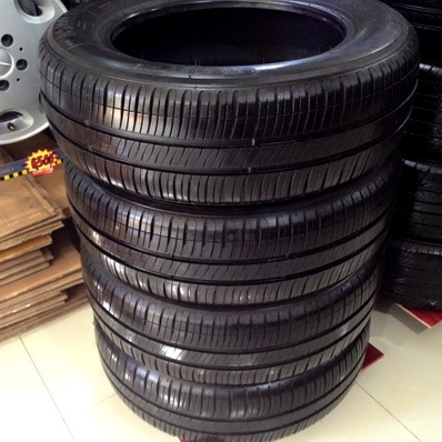 ยางชุดสวย 185 65 15 ปี 13