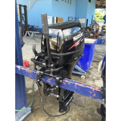 ขายเครื่องเรือมือสอง Suzuki 30แรงม้า 4จังหวะ เครื่องพร้อมใช้ ไม่เคยใช้ในไทยมาก่อน