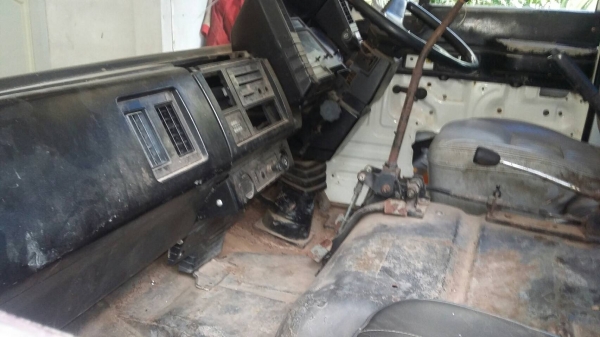 รถฮีโน่ 10 ล้อ ท้ายลาด / เปลื่ยนเครื่อง 220 แรงม้า. ปี 30.    สนใจติดต่อ  081 - 6079515