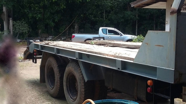 รถฮีโน่ 10 ล้อ ท้ายลาด / เปลื่ยนเครื่อง 220 แรงม้า. ปี 30.    สนใจติดต่อ  081 - 6079515