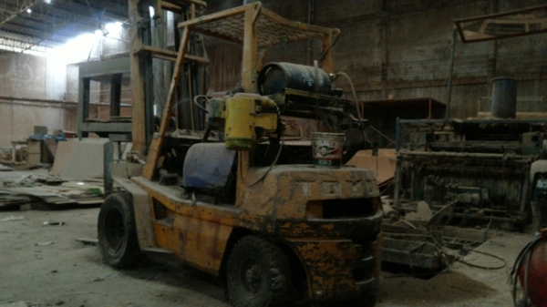 รถยกของ2คัน