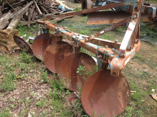 ขายผานบุก CMT 4ลูก สีเดิมๆเก่าเก็บ พร้อมใช้งาน ไม่มีรอยเชื่อมรอยดามเลยครับ