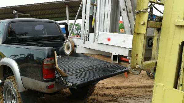 tractor-backoe จัดส่ง กระเช้า แมนลิฟต์ ยกสูง แบบอะลูมิเนียมให้ลูกค้า สมุทรสาคร ไปใช้แล้วครับ ขอบคุณครับ