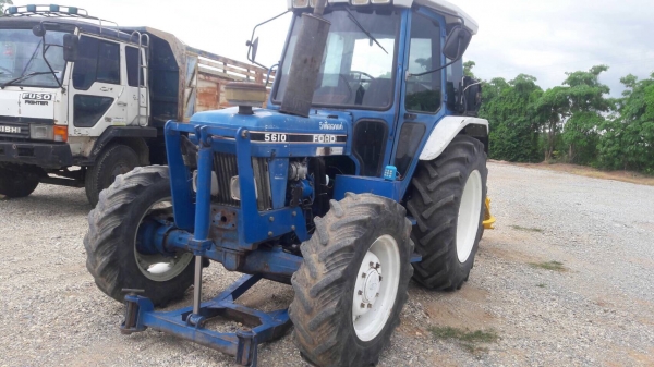 FORD 5610 ( 2เพลาคาราโร่ ) ยางดี แอร์เย็น มีเล่มทะเบียนพร้อมอุปกรณ์ตามรูป