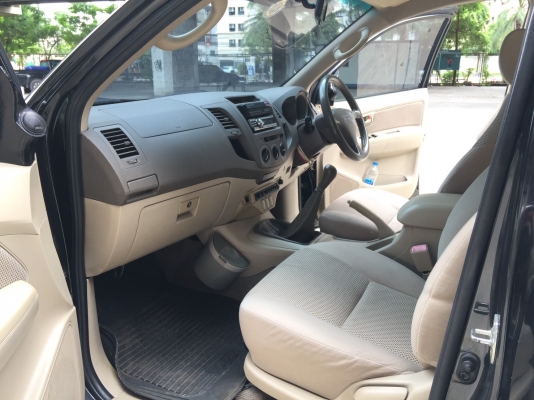 2008 TOYOTA HILUX VIGO 3.0E PRERUNNER รถสวยจัด หน้า หลังเดิมๆ 4 ประตู