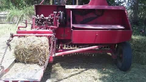 ขายเครื่องอัดฟาง เวลเกอร์ พร้อมใช้ ถูกๆๆก้อนฟางเท่าคูโบต้า