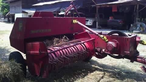 ขายเครื่องอัดฟาง เวลเกอร์ พร้อมใช้ ถูกๆๆก้อนฟางเท่าคูโบต้า