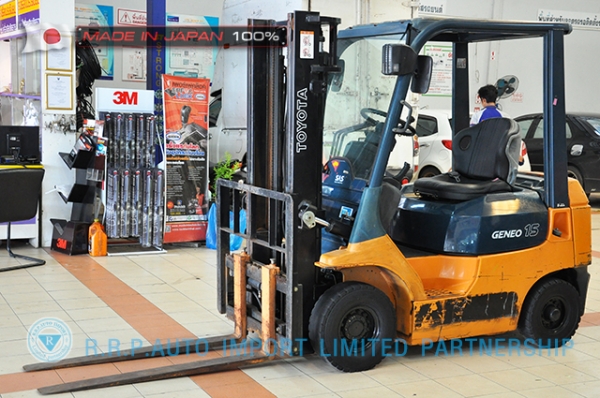 ขายรถโฟล์คลิฟท์มือสอง TOYOTA รุ่น 7FG15-17176 ราคา 185,000 บาท นำเข้าจากประเทศญี่ปุ่น 100\% ไม่เคยใช้งานในไทย