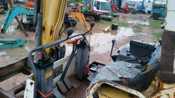 ขาย รถขุด แบคโฮ YANMAR B37   รุ่นปั๊มนิ้ว ทำงานไว เก่าญี่ปุ่นแท้ครับ