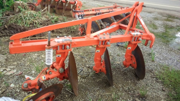 ผานสามตราช้าง