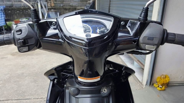 รถมือสองเกรดรถใหม่ YAMAHA SPARK-I 135 CC รุ่น TOP สตาร์ทมือและเท้า ฟรีค่าโอน