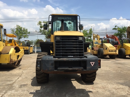 รถตักล้อยาง Komatsu WA200-5 รภเก่านอกนำเข้าจากญี่ปุ่่น พร้อมใข้งานทันที 091 695-6445