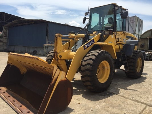 รถตักล้อยาง Komatsu WA200-5 รภเก่านอกนำเข้าจากญี่ปุ่่น พร้อมใข้งานทันที 091 695-6445