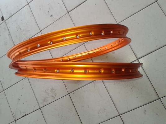 ล้อสีทอง 2 วงของใหม่ค่ะ ล้อสีทอง 2 วงของใหม่ค่ะ