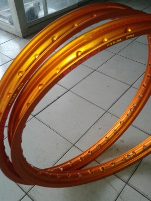 ล้อสีทอง 2 วงของใหม่ค่ะ