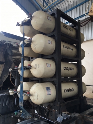 ขายเครื่อง P11C ติด NGV พร้อมถัง 8 ใบ เครื่องใช้งานอยู่ดีมาก ข้อ STD เอกสารครบ ( กำลังจะยกลงจากรถ )