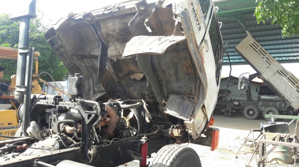 ขาย10ล้อมิตรซู2เพลา TF หัวคัดชี( เกียรอีตัน)