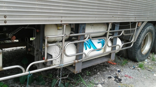 ฮีโน่   ปี43   210 แรง ( NGV )  ตู้ตามสภาพ  ราคา  680,000 บาท