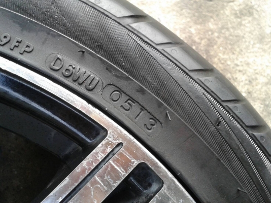 ขอบ18นิ้ว6รู พร้อมยาง สวยๆ 4 ล้อ ราคา 8700 บาท