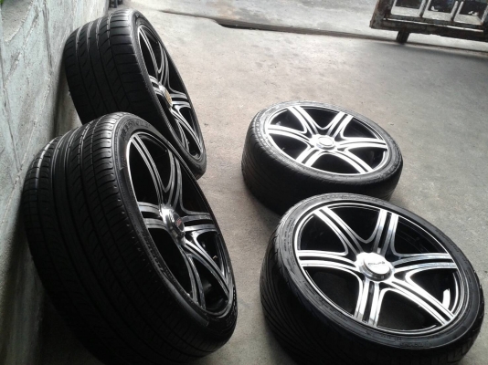 ขอบ18นิ้ว6รู พร้อมยาง สวยๆ 4 ล้อ ราคา 8700 บาท