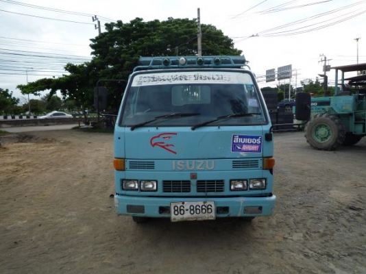 NKR110 รถห้าง ปี 33 NKR110 รถห้าง ปี 33