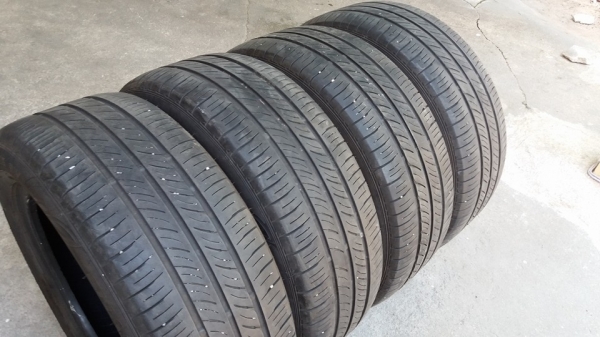 ขายยาง Dunlop Enasave ขนาด 205/55/16 ปี 14 แต่ลงพื้นต้นปี 15