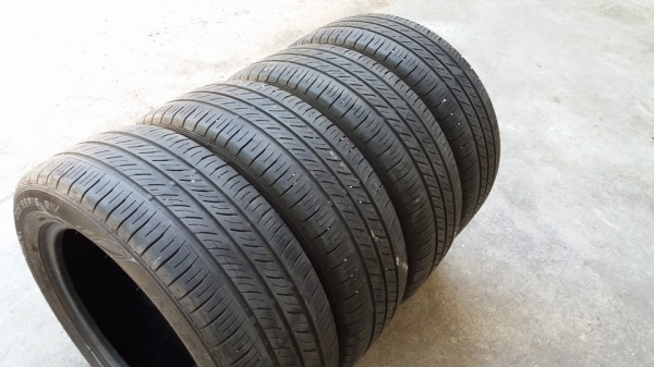 ขายยาง Dunlop Enasave ขนาด 205/55/16 ปี 14 แต่ลงพื้นต้นปี 15