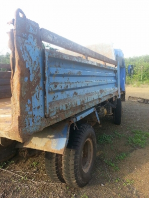 ขายรถบรรทุก 6 ล้อดัมพ์ ISUZU 175 แรงม้า ยาง 8.25 ราคา 250000