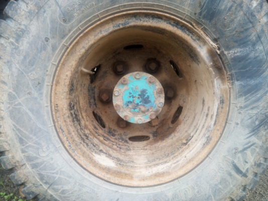 ขายรถบรรทุก 6 ล้อดัมพ์ ISUZU 175 แรงม้า ยาง 8.25 ราคา 250000