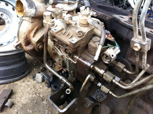 ปั้มดีเซล toyota mighty-x 2l 2500 สภาพดี พร้อมใช้งาน  3500 บาท