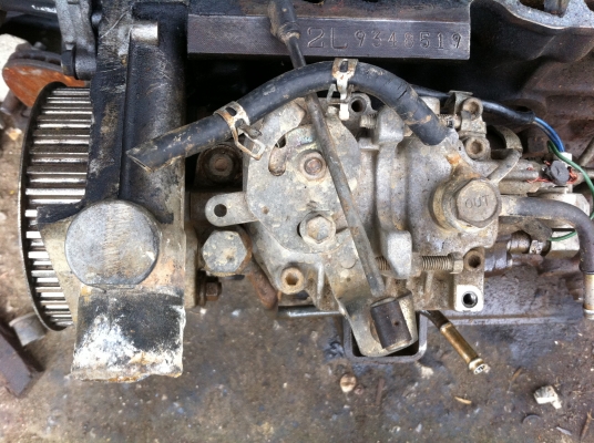 ปั้มดีเซล toyota mighty-x 2l 2500 สภาพดี พร้อมใช้งาน  3500 บาท