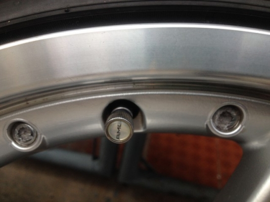 ล้อ AMG เเท้ 19หน้า8ครึ่งหลัง9ครึ่งอ๊อฟ38 5รู112สีเดิมๆญีปุ่นยางติดมาใช้ไม่ได้เเล้ว