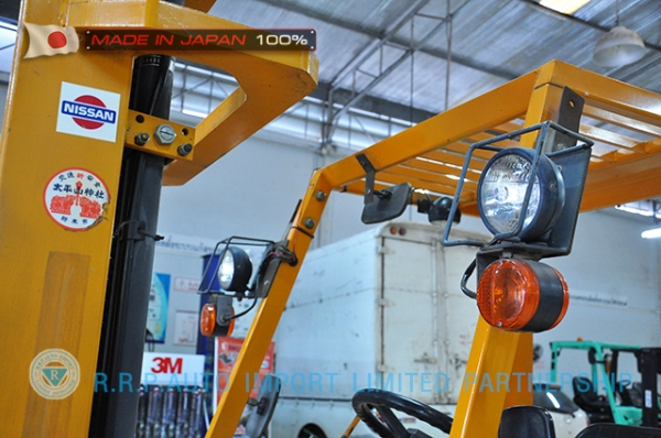 ขายรถโฟล์คลิฟท์มือสอง NISSAN  รุ่น H01-003701 ราคา165,000 บาทนำเข้าจากประเทศญี่ปุ่น 100\% ไม่เคยใช้งานในประเทศไทย