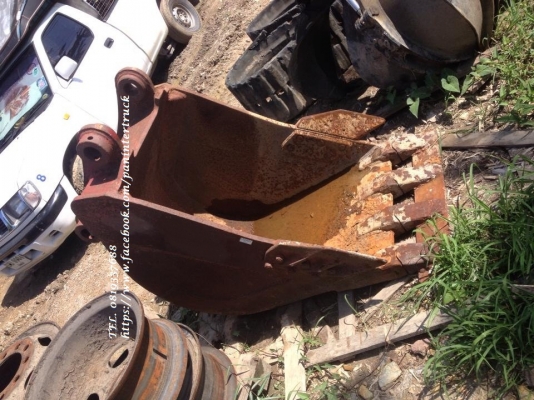 FROM JAPAN BUCKET บุ๊งกี๋ปากแคบสำหรับรถขุดไซค์ 200/สวมบูทสลัก 70 มิล/แบบมีปีกข้าง (4ฟัน) /ราคาเพียง(ใบละ) 26,000 บาท