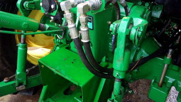 ขายด่วนมากครับ จอนเดียร์ 5715 ใหม่มากๆ