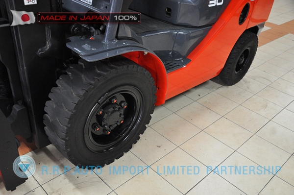 ขายรถโฟล์คลิฟท์มือสอง TOYOTA รุ่น 8FD30-31493 ราคา 575,000 บาท  นำเข้าจากประเทศญี่ปุ่น 100\% ไม่เคยใช้งานในไทย