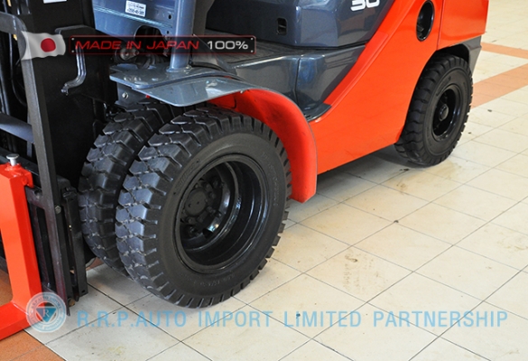 ขายรถโฟล์คลิฟท์มือสอง TOYOTA รุ่น 8FD30-31493 ราคา 575,000 บาท  นำเข้าจากประเทศญี่ปุ่น 100\% ไม่เคยใช้งานในไทย