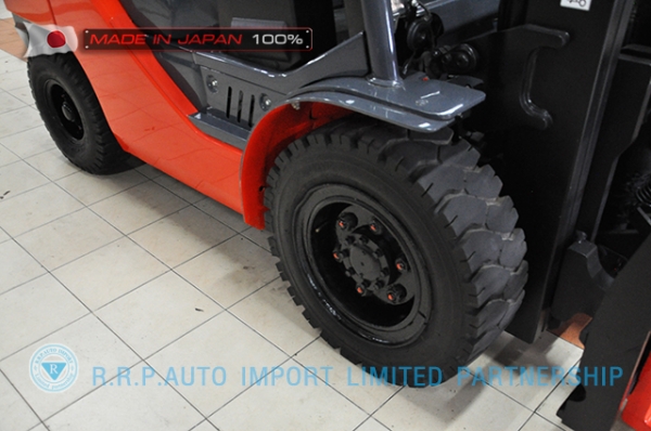 ขายรถโฟล์คลิฟท์มือสอง TOYOTA รุ่น 8FD30-31493 ราคา 575,000 บาท  นำเข้าจากประเทศญี่ปุ่น 100\% ไม่เคยใช้งานในไทย