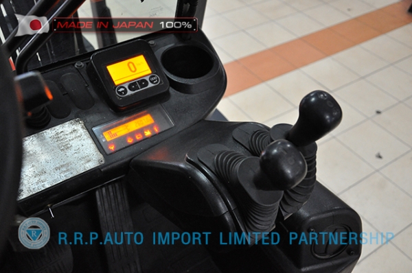 ขายรถโฟล์คลิฟท์มือสอง TOYOTA รุ่น 8FD30-31493 ราคา 575,000 บาท  นำเข้าจากประเทศญี่ปุ่น 100\% ไม่เคยใช้งานในไทย