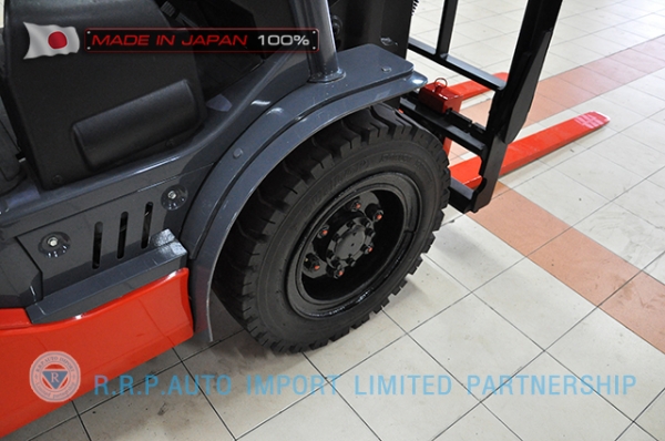 ขายรถโฟล์คลิฟท์มือสอง TOYOTA รุ่น 8FD30-31493 ราคา 575,000 บาท  นำเข้าจากประเทศญี่ปุ่น 100\% ไม่เคยใช้งานในไทย