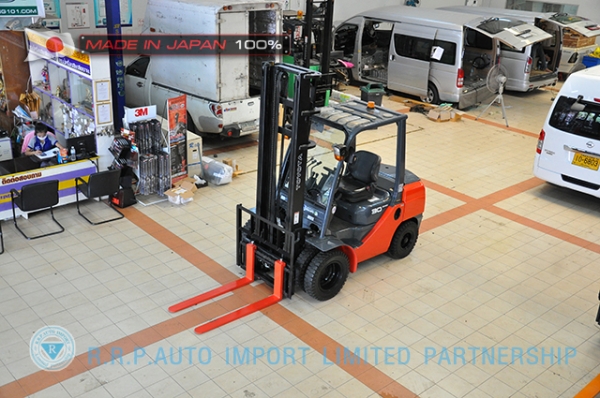 ขายรถโฟล์คลิฟท์มือสอง TOYOTA รุ่น 8FD30-31493 ราคา 575,000 บาท  นำเข้าจากประเทศญี่ปุ่น 100\% ไม่เคยใช้งานในไทย