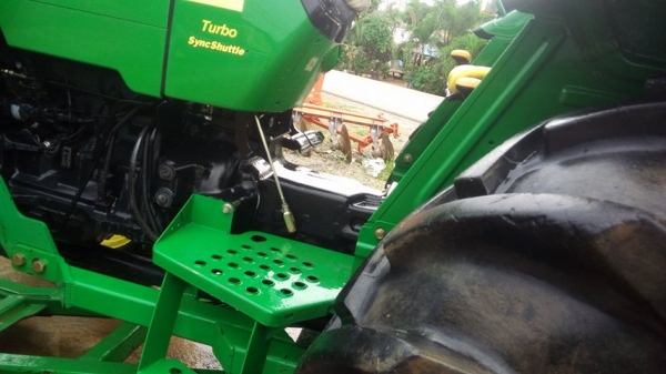 ขายด่วนมากครับ จอนเดียร์ 5610 ใหม่มากๆ ไม่เคยช่อม