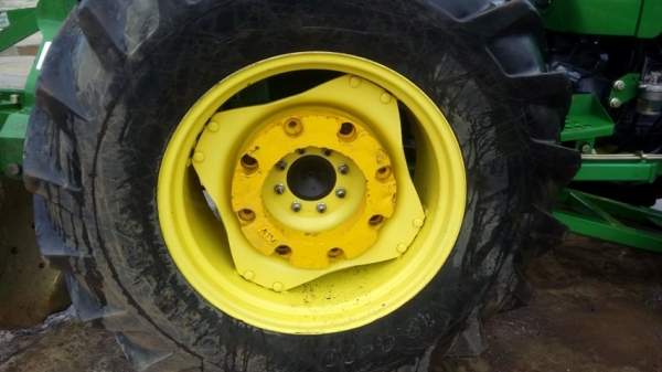 ขายด่วนมากครับ จอนเดียร์ 5610 ใหม่มากๆ ไม่เคยช่อม