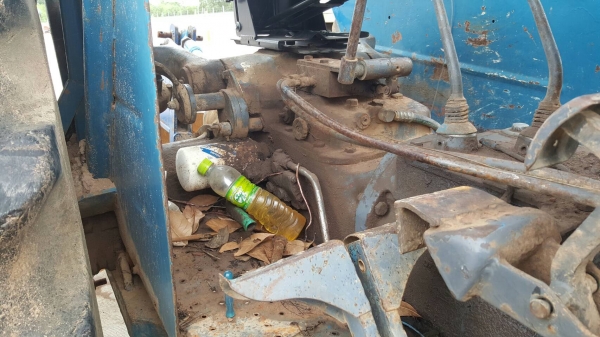 ขาย รถไถ FORD 6600 เครื่องเสื้อลาย ไอดีใหญ่ ปั้มโรตารี่ อุปกรณ์มีใบดันหน้า และผาน 5 เอกสารเล่มทะเบียนครบ ขาย รถไถ FORD 6600 เครื่องเสื้อลาย ไอดีใหญ่ ปั้มโรตารี่ อุปกรณ์มีใบดันหน้า และผาน 5 เอกสารเล่มทะเบียนครบ